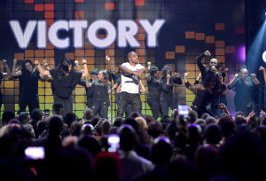 Kirk Franklin performs at 2016 Stellar Awards.